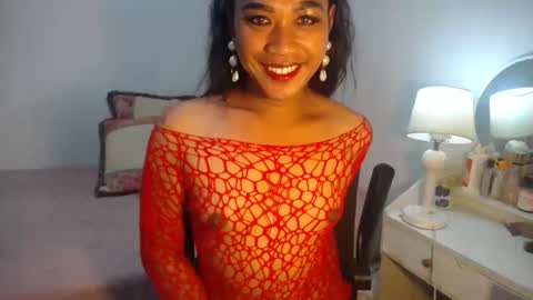Snapshot of erika_madrigal chatting on 3, 2, 2025 erika_madrigal online show from 3, 2, 2025