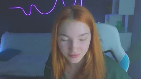 Snapshot of erikabrian chatting on 13, 9, 2025 erikabrian online show from 13, 9, 2025