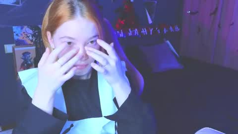 Snapshot of erikabrian chatting on 25, 10, 2025 erikabrian online show from 25, 10, 2025