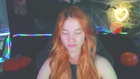 Snapshot of erikabrian chatting on 28, 10, 2025 erikabrian online show from 28, 10, 2025