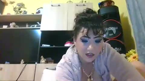 Snapshot of erikaguapa1989 chatting on 27, 11, 2025 erikaguapa1989 online show from 27, 11, 2025