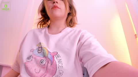 Snapshot of erikalustx chatting on 2, 1, 2025 Erika online show from 2, 1, 2025