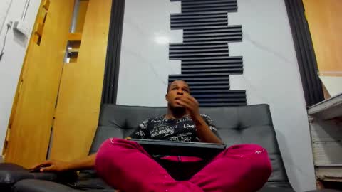 Snapshot of eros_fang chatting on 21, 10, 2025 eros_fang online show from 21, 10, 2025