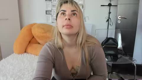 eroticsensualkitty4u online show from 24, 2, 2025