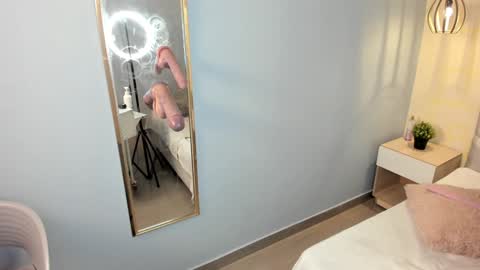 Escarlet online show from 26, 2, 2025