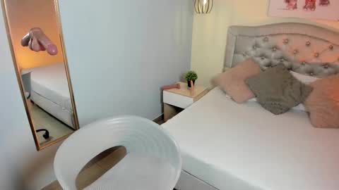 Escarlet online show from 10, 10, 2025