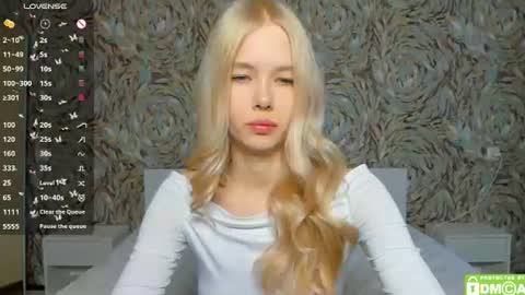 Snapshot of eshcka chatting on 30, 6, 2026 Megan and Brad online show from 30, 6, 2026