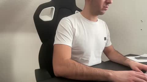 Snapshot of eskp chatting on 4, 3, 2025 eskp online show from 4, 3, 2025