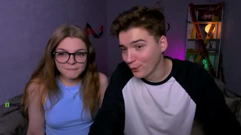 Snapshot of esma_shine chatting on 24, 10, 2025 esma_shine online show from 24, 10, 2025