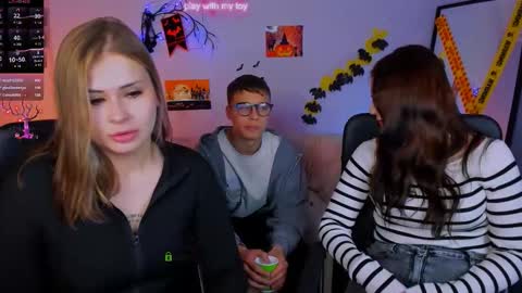 Snapshot of esma_shine chatting on 26, 10, 2025 esma_shine online show from 26, 10, 2025