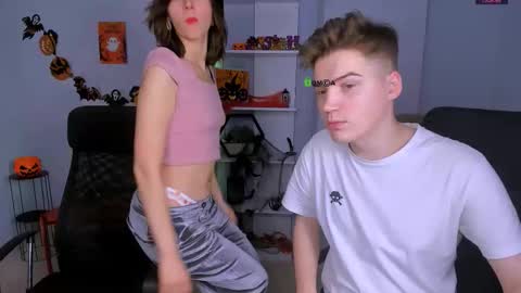 Snapshot of esma_shine chatting on 30, 10, 2025 esma_shine online show from 30, 10, 2025