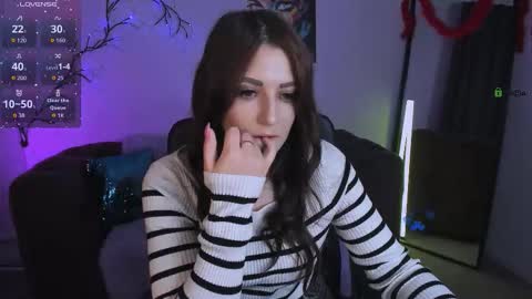 Snapshot of esma_shine chatting on 11, 11, 2025 esma_shine online show from 11, 11, 2025