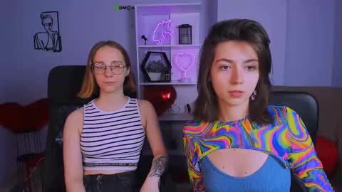 Snapshot of esma_shine chatting on 12, 11, 2025 esma_shine online show from 12, 11, 2025