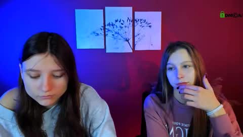 esme_moore_ online show from 17, 10, 2025