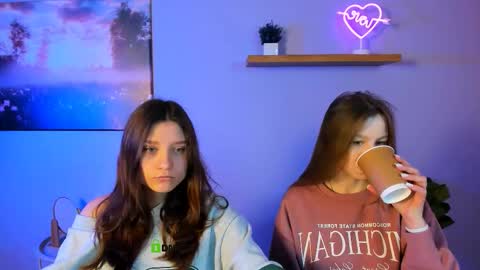 esme_moore_ online show from 24, 10, 2025