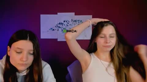 esme_moore_ online show from 2, 12, 2025