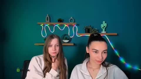 esme_moore_ online show from 4, 12, 2025