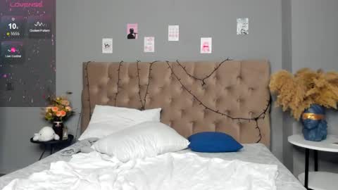 Esme Runn online show from 6, 1, 2025