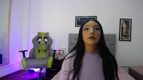 Snapshot of esmeraldaa_sc chatting on 29, 10, 2025 Perla online show from 29, 10, 2025