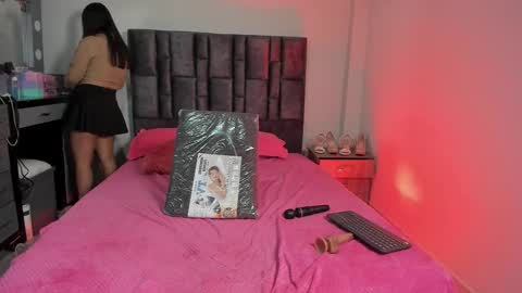 Snapshot of esmeraldaa_sc chatting on 24, 11, 2025 Perla online show from 24, 11, 2025