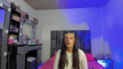 Snapshot of esmeraldaa_sc chatting on 1, 12, 2025 Perla online show from 1, 12, 2025