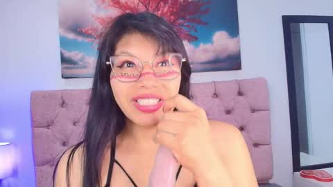 Snapshot of esmeraldachantre chatting on 16, 12, 2025 Esmeralda online show from 16, 12, 2025