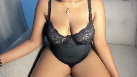 Snapshot of esmeray_ chatting on 5, 1, 2026 Esme online show from 5, 1, 2026