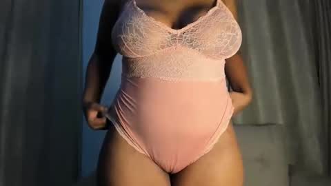 Snapshot of esmeray_ chatting on 7, 1, 2026 Esme online show from 7, 1, 2026