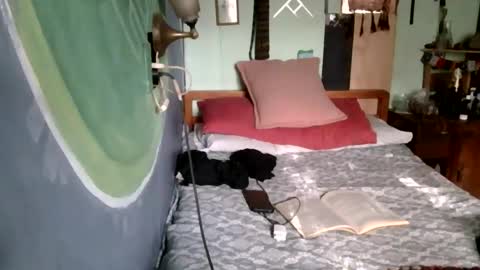 Snapshot of especuloshumeantes chatting on 20, 12, 2025 Gea y Uranus online show from 20, 12, 2025