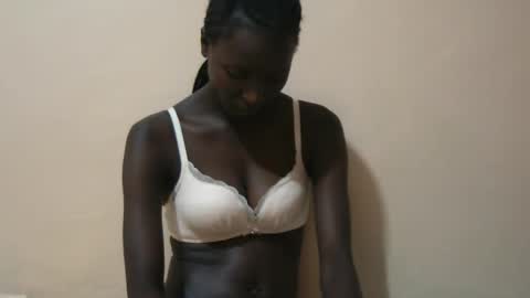 Snapshot of essie_n chatting on 19, 9, 2025 Eddah online show from 19, 9, 2025