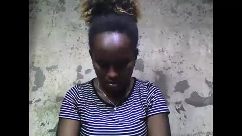 Snapshot of estanie chatting on 3, 10, 2025 estanie online show from 3, 10, 2025