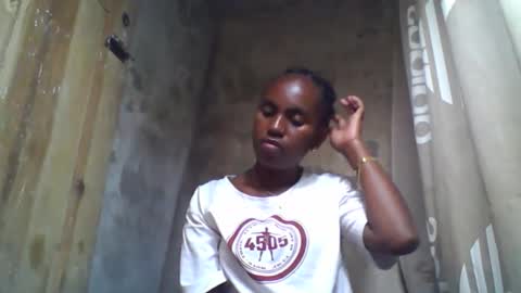 Snapshot of estanie chatting on 9, 10, 2025 estanie online show from 9, 10, 2025