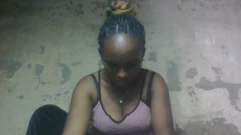 Snapshot of estanie chatting on 10, 10, 2025 estanie online show from 10, 10, 2025