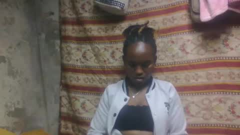 Snapshot of estanie chatting on 11, 10, 2025 estanie online show from 11, 10, 2025