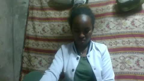 Snapshot of estanie chatting on 13, 10, 2025 estanie online show from 13, 10, 2025
