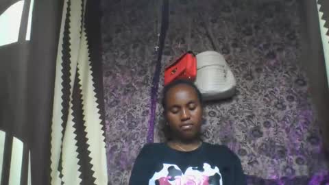 Snapshot of estanie chatting on 17, 10, 2025 estanie online show from 17, 10, 2025