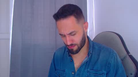 Snapshot of esteban7984068 chatting on 20, 12, 2024 esteban online show from 20, 12, 2024