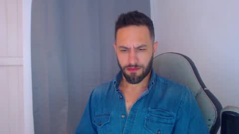 Snapshot of esteban7984068 chatting on 23, 12, 2024 esteban online show from 23, 12, 2024