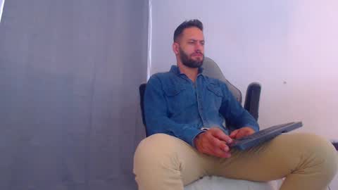 Snapshot of esteban7984068 chatting on 29, 12, 2024 esteban online show from 29, 12, 2024