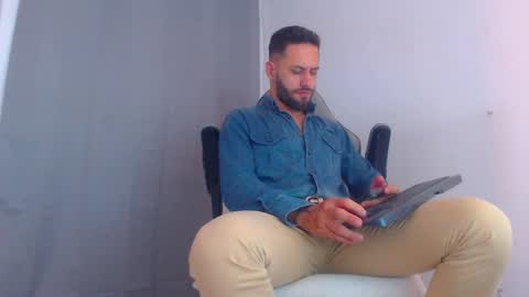 Snapshot of esteban7984068 chatting on 5, 1, 2025 esteban online show from 5, 1, 2025