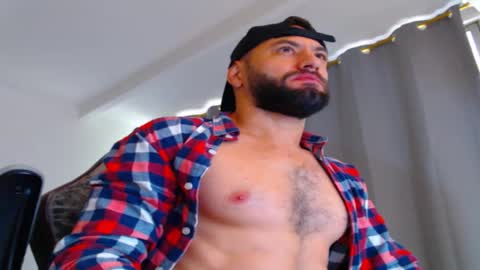 Snapshot of esteban7984068 chatting on 24, 11, 2025 esteban online show from 24, 11, 2025