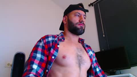 Snapshot of esteban7984068 chatting on 9, 1, 2026 esteban online show from 9, 1, 2026