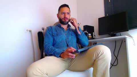 Snapshot of esteban7984068 chatting on 3, 2, 2026 esteban online show from 3, 2, 2026