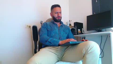 Snapshot of esteban7984068 chatting on 14, 2, 2026 esteban online show from 14, 2, 2026