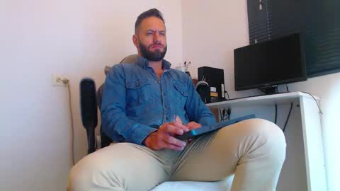 Snapshot of esteban7984068 chatting on 18, 2, 2026 esteban online show from 18, 2, 2026