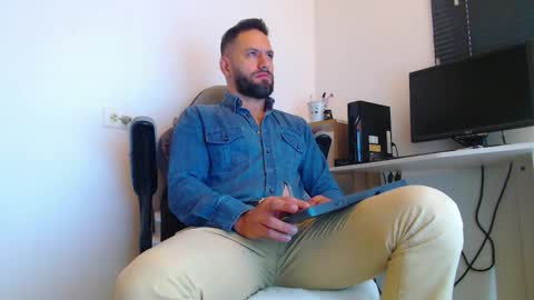 Snapshot of esteban7984068 chatting on 23, 2, 2026 esteban online show from 23, 2, 2026