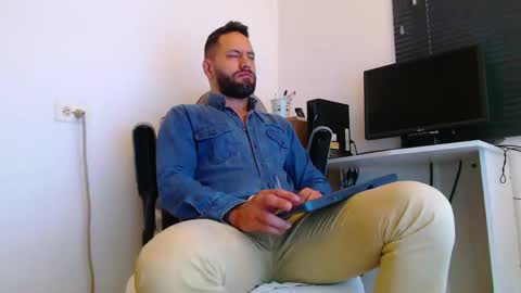 esteban online show from 13, 4, 2026