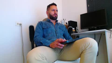 Snapshot of esteban7984068 chatting on 20, 4, 2026 esteban online show from 20, 4, 2026