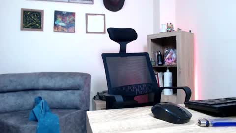 Esteban Fernandez online show from 8, 6, 2026