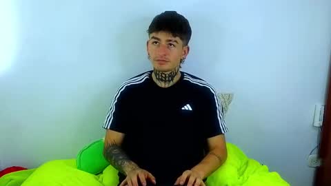 Esteban independent model online show from 5, 3, 2025